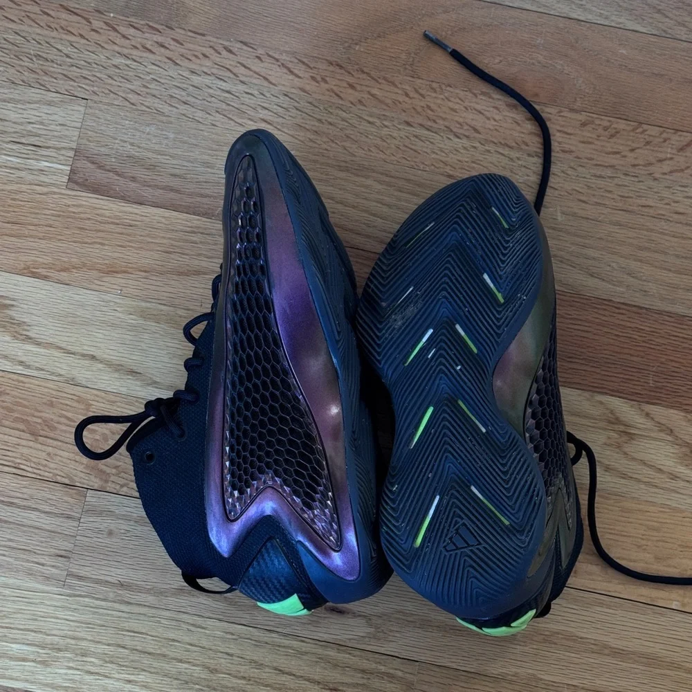 adidas Anthony Edwards Basketball shoes‎ Size 5